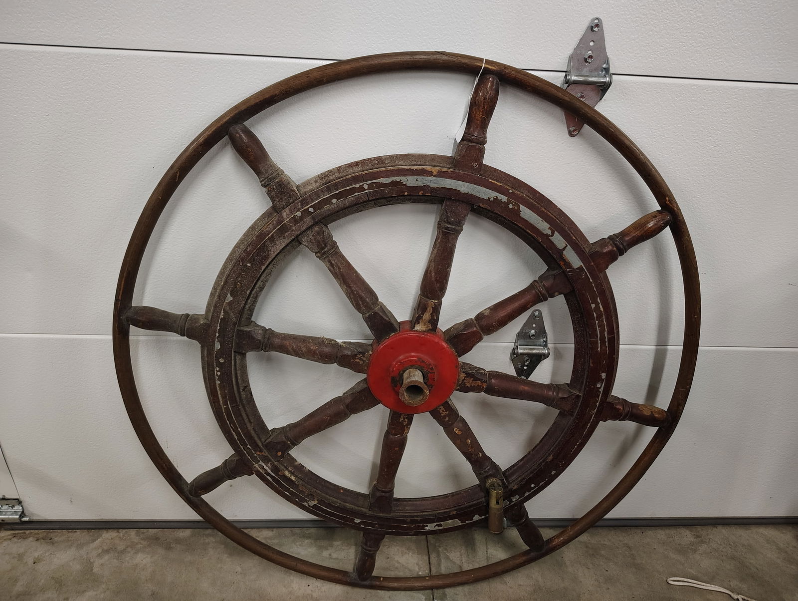 ship wheel (1 of 2)