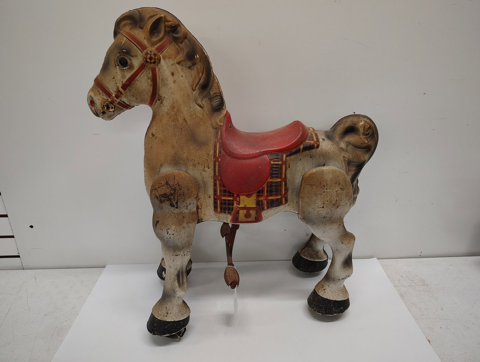toy: mobo bronco ride on horse