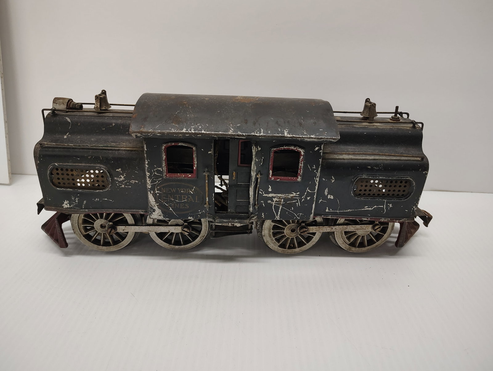 trains: Lionel #12 New York central lines standard gauge
