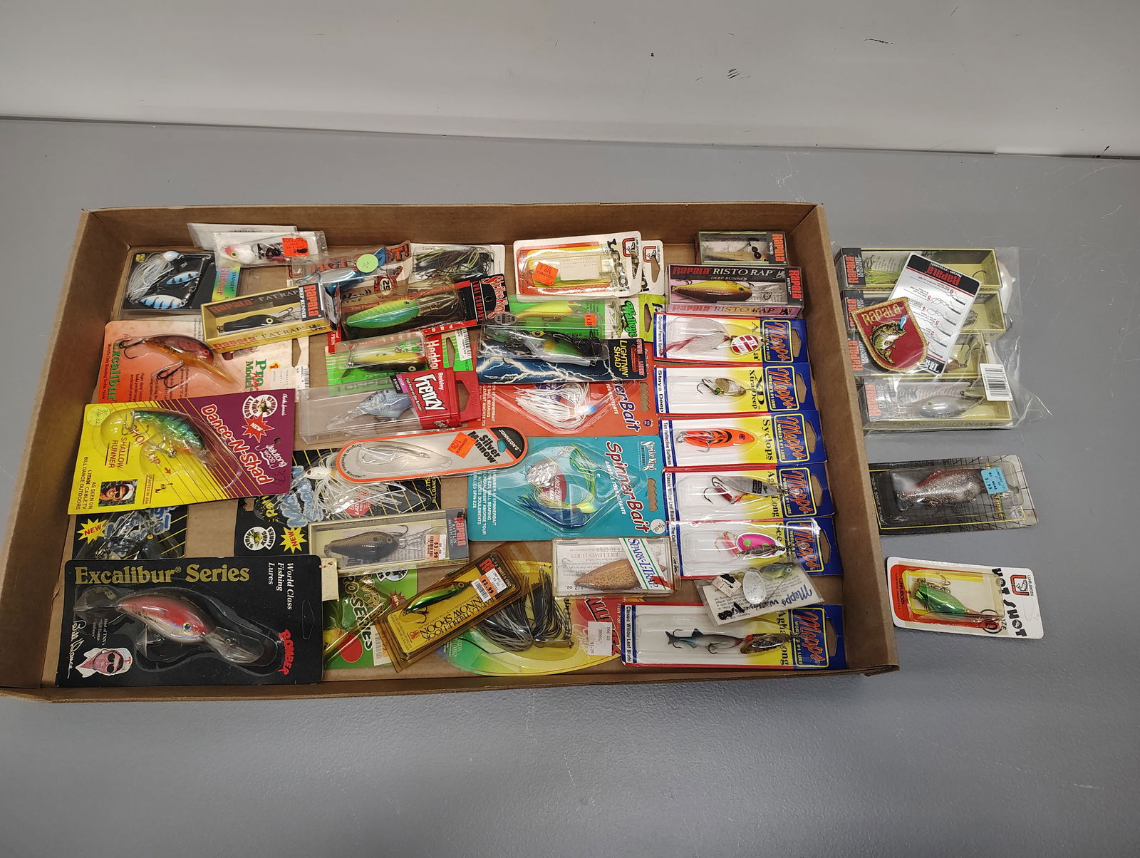 Fishing items: variety of lure