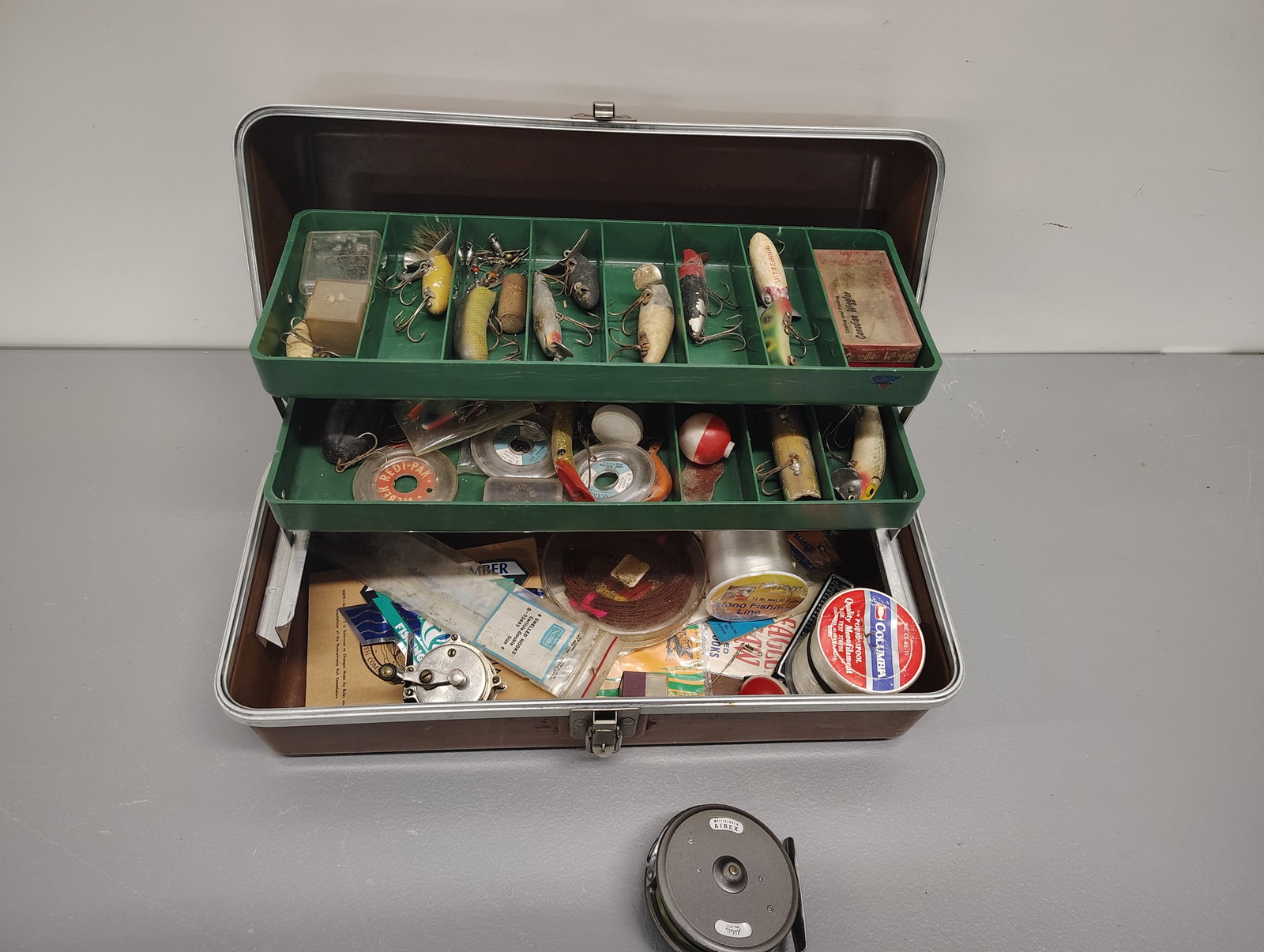 Fishing items: vintage kennedy tackle box with contents