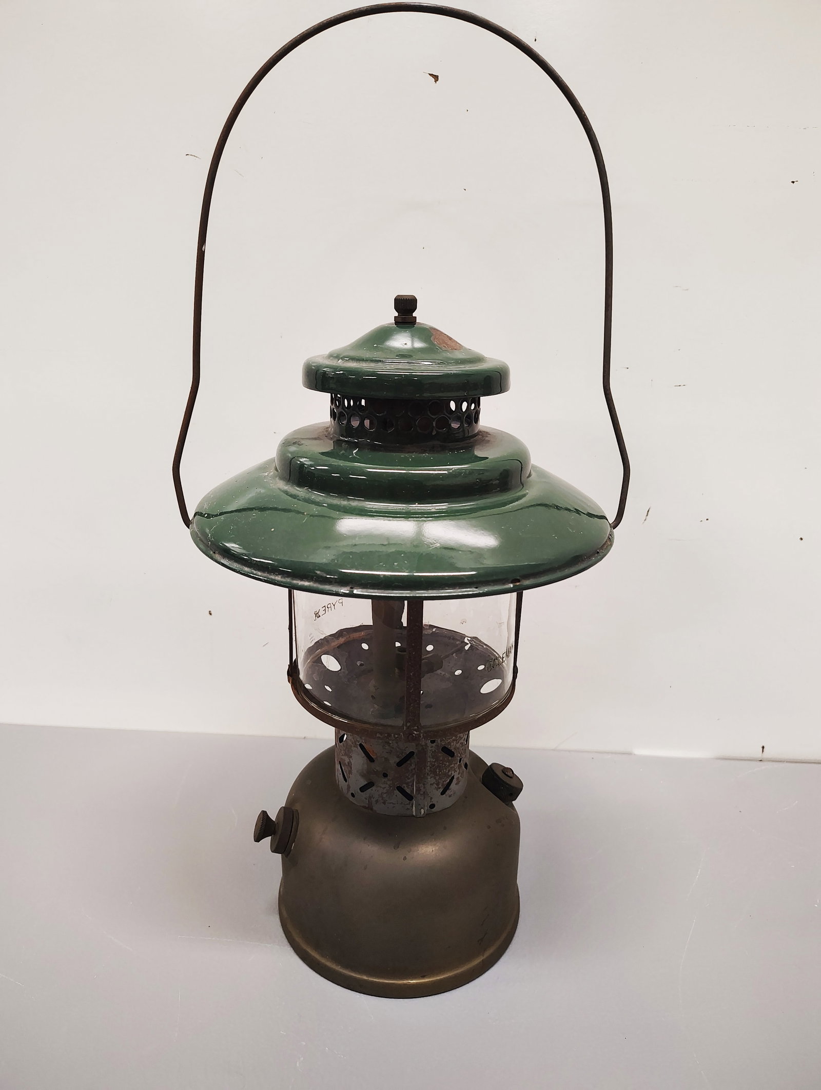 Lantern: Coleman double mantle lantern