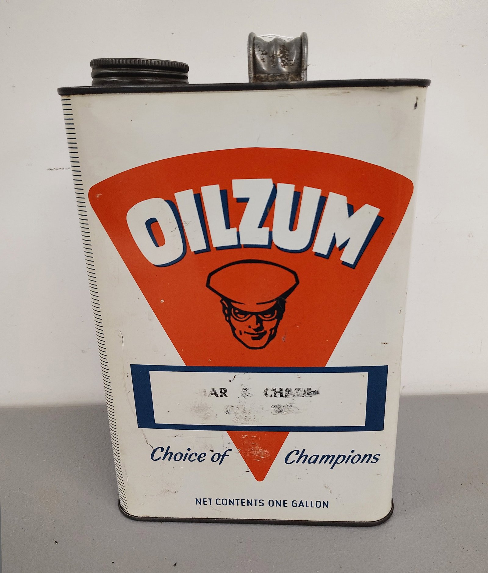 Oil can: Oilzum 1-gallon bar and chain
