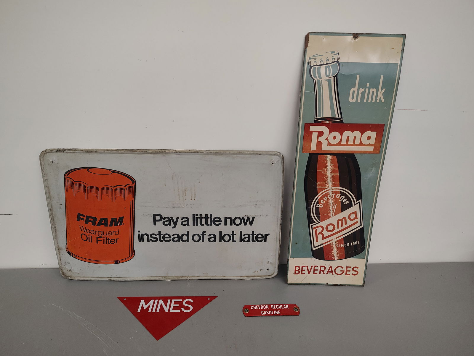 Signs: (4) miscellaneous signs