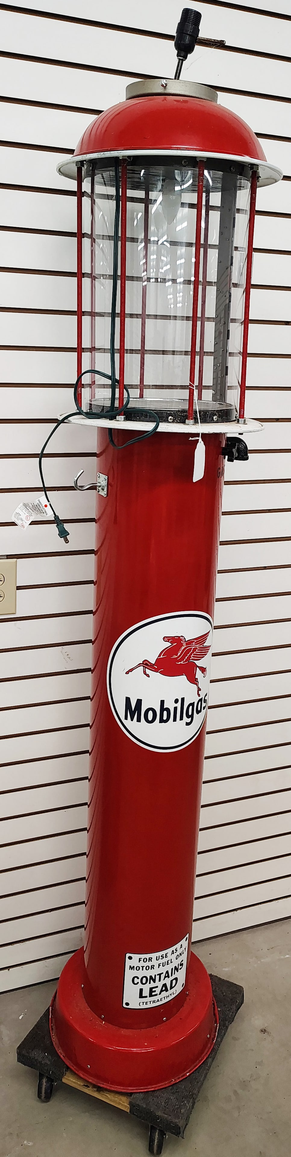 Reproduction gas pump: Mobil gas pump
