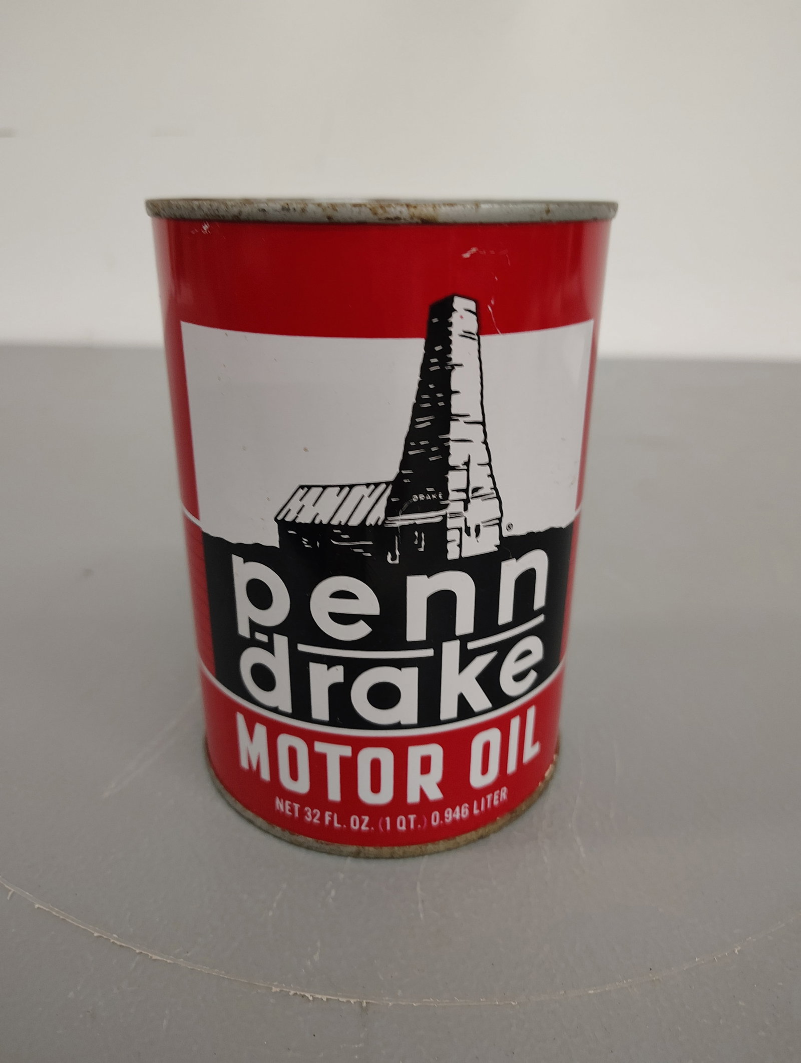 oil can: Penn Drake oil can - full