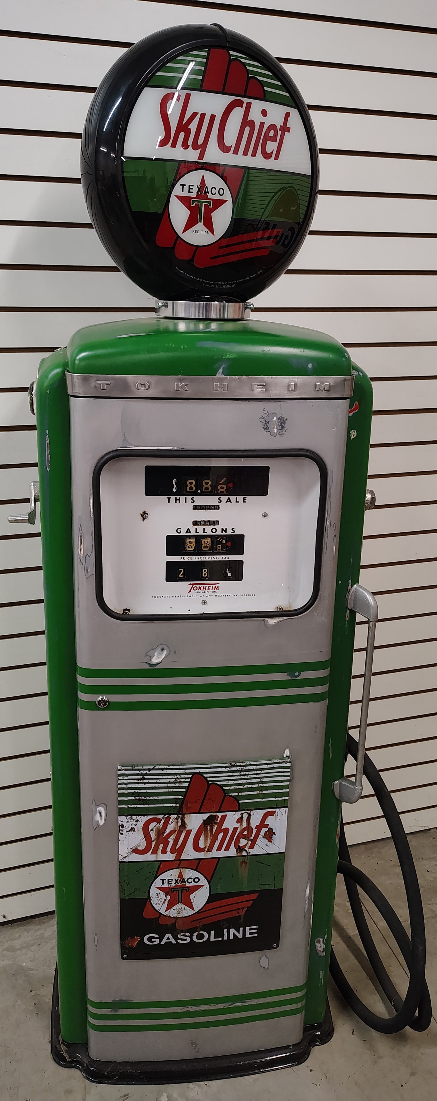 gas pump (1 of 2)