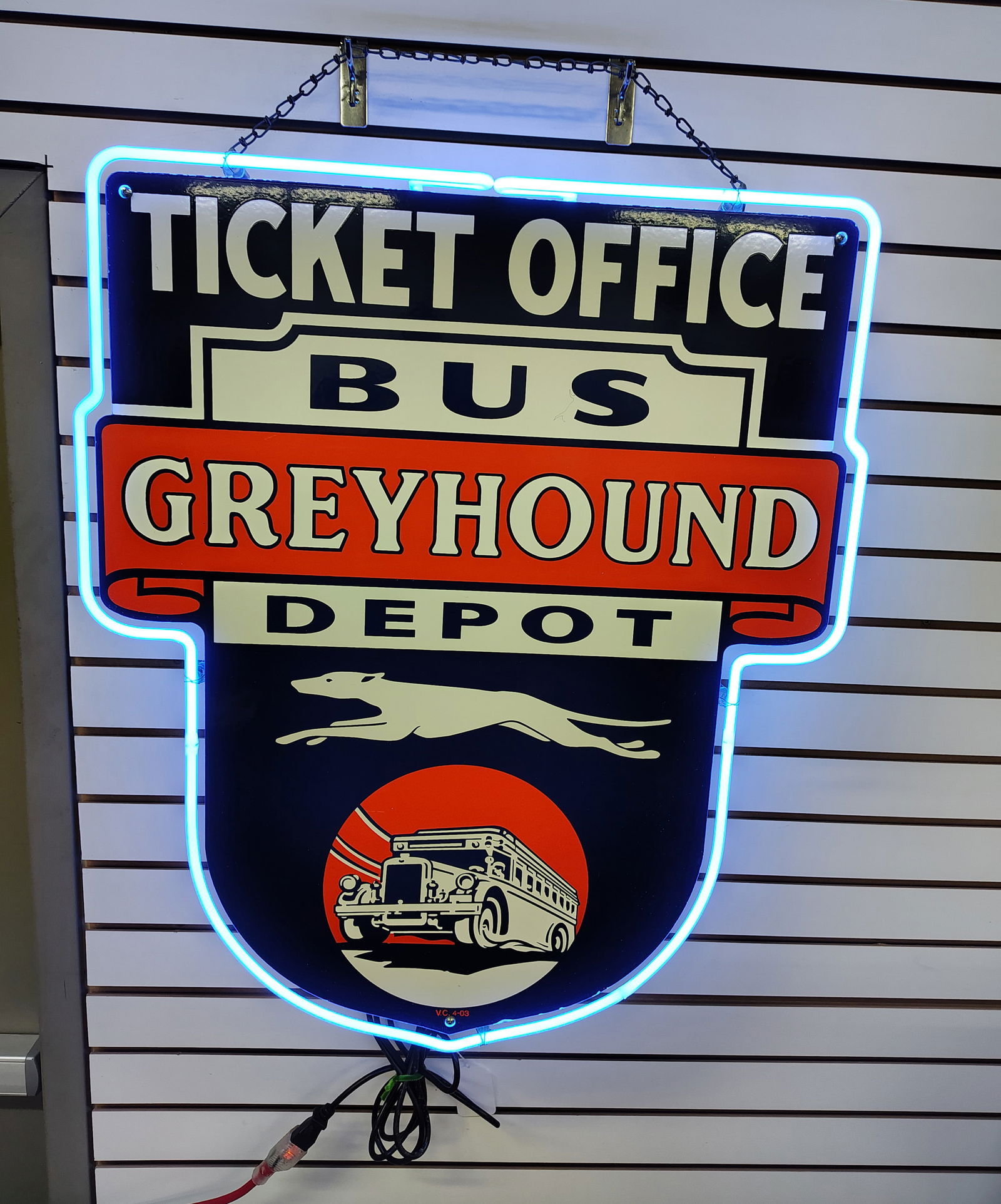 Reproduction neon (1 of 2)