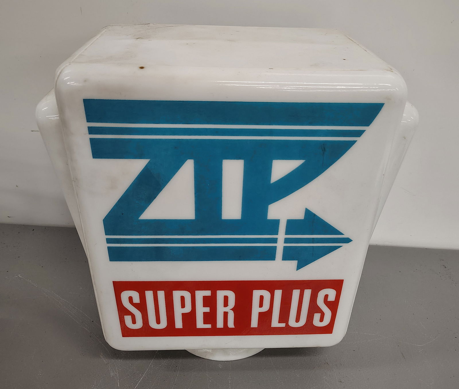 Gas pump globe: Zip super plus globe