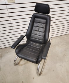 Sports car seat