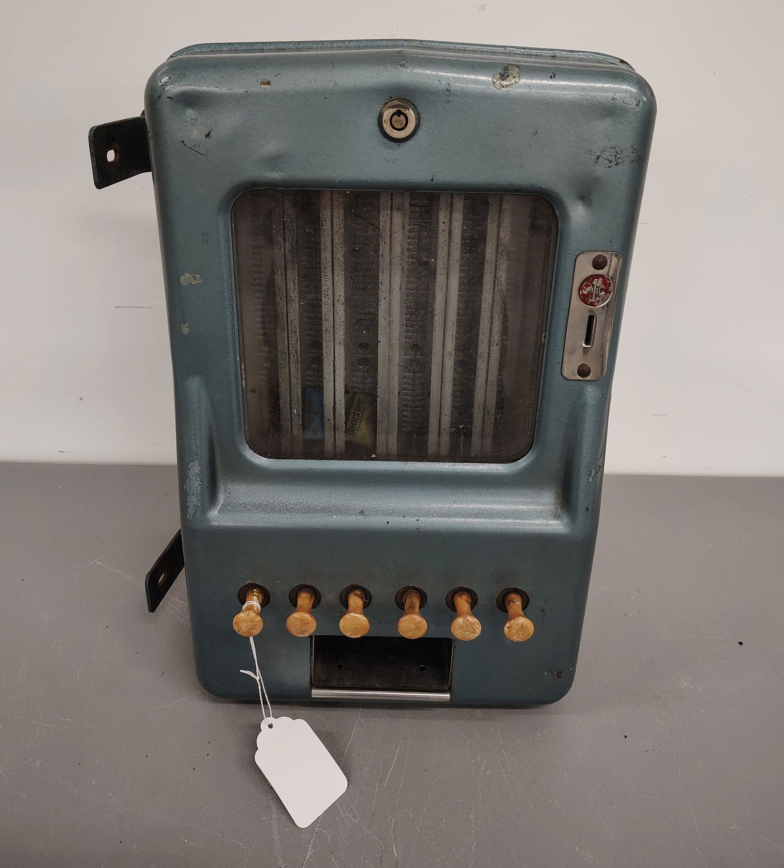 Vending machine (1 of 2)