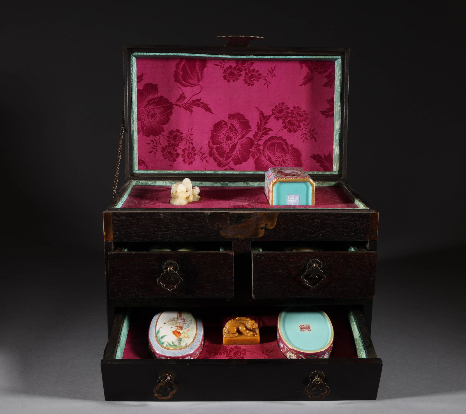 Group 1 of enamel colored pencil case study in Qing Dynasty (1 of 20)