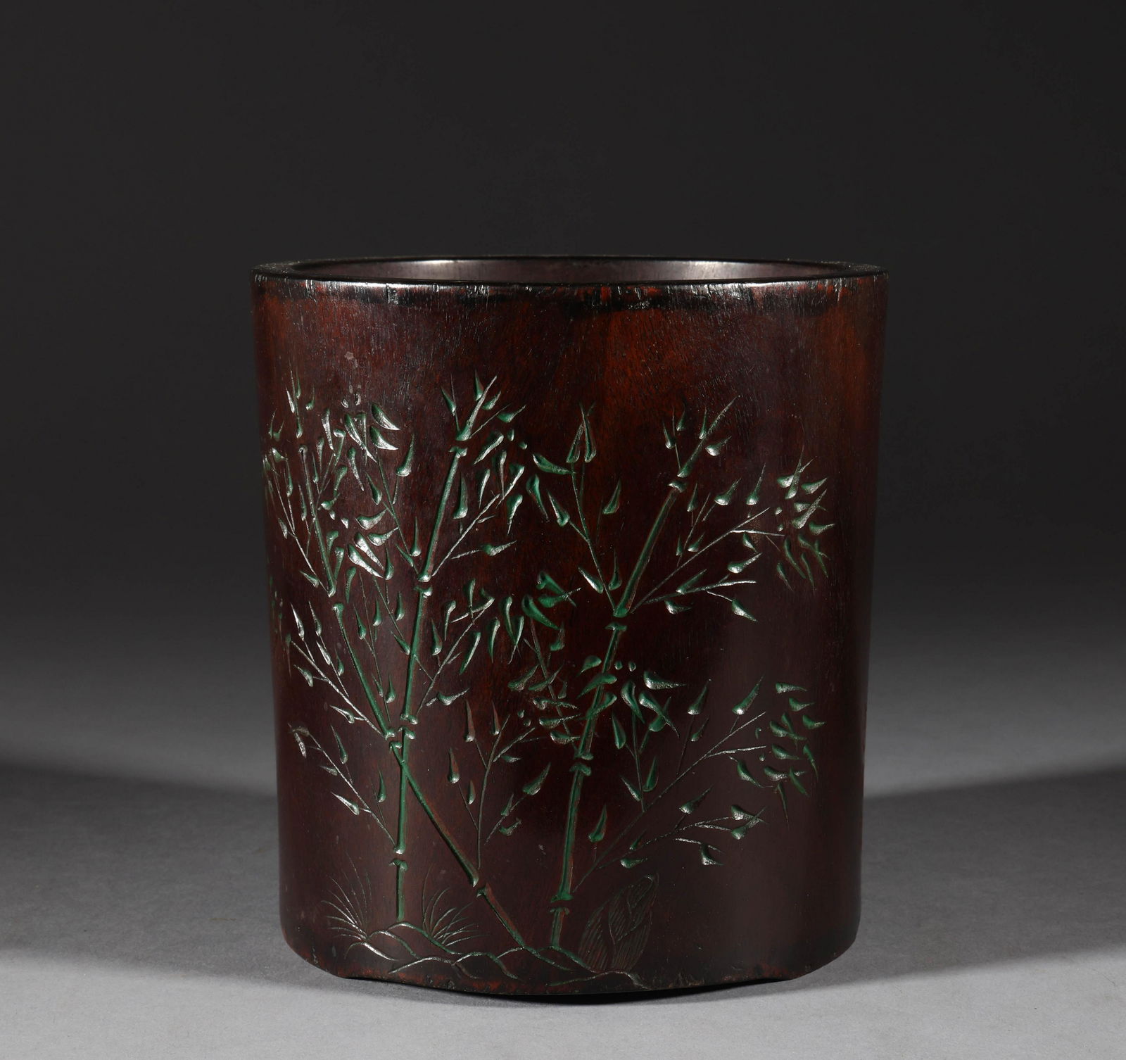 Rosewood pen container in Qing Dynasty (1 of 8)