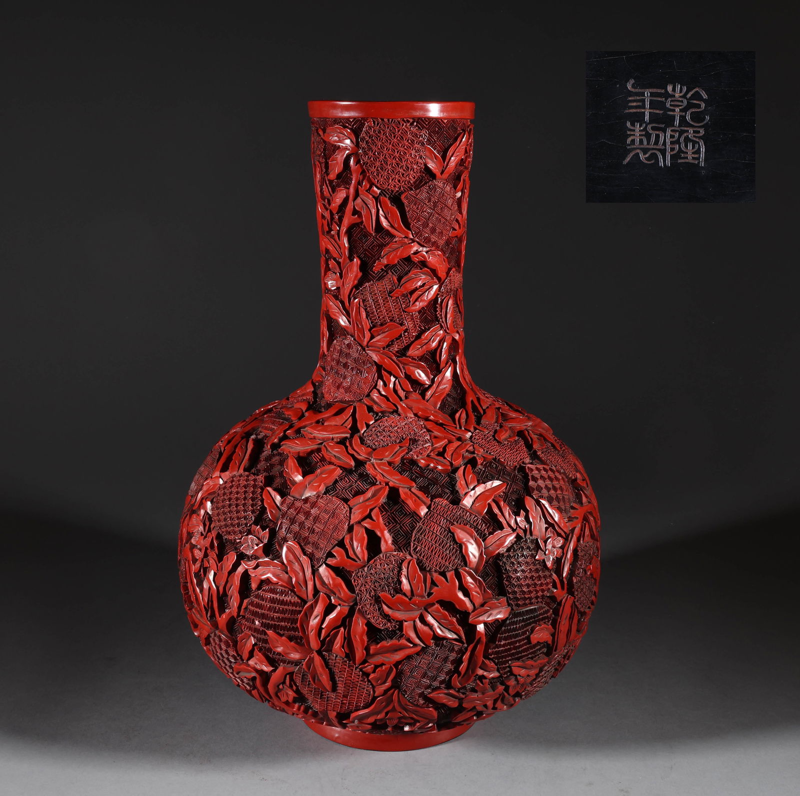 Qing Dynasty lacquerware relief  longevity peach pattern celestial vase (1 of 8)