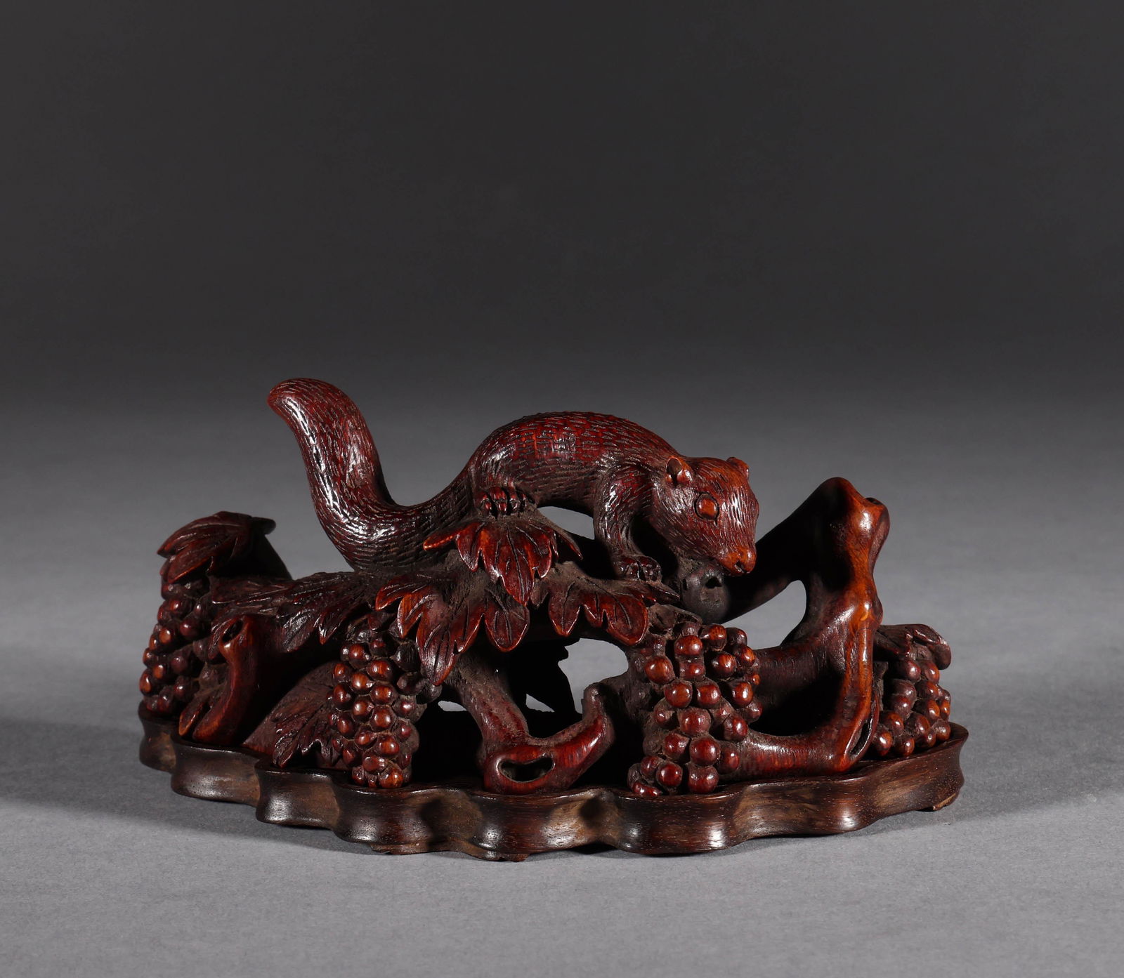 Huanghua pear wood pen holder in Qing Dynasty (1 of 6)