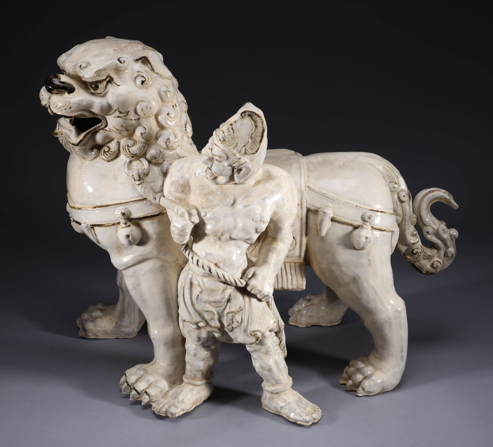 Hu people playing with lions in Cizhou kiln of Song Dynasty (1 of 11)