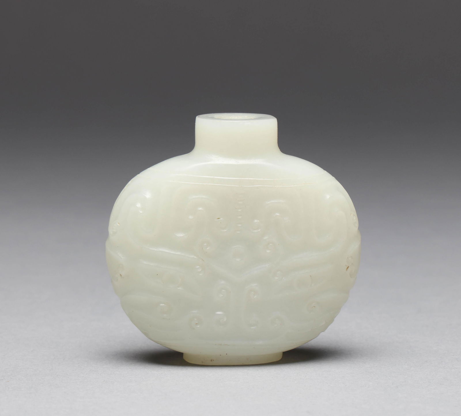 Hetian jade snuff bottle in Qing Dynasty (1 of 7)