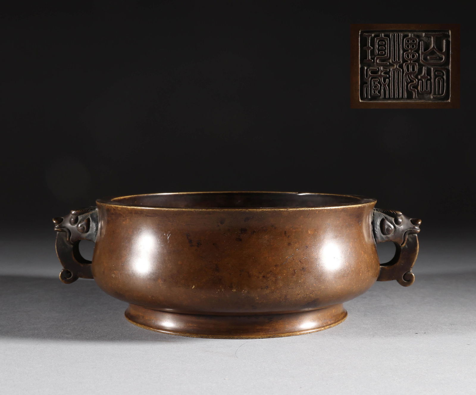 Bronze two ear censer in Qing Dynasty (1 of 8)