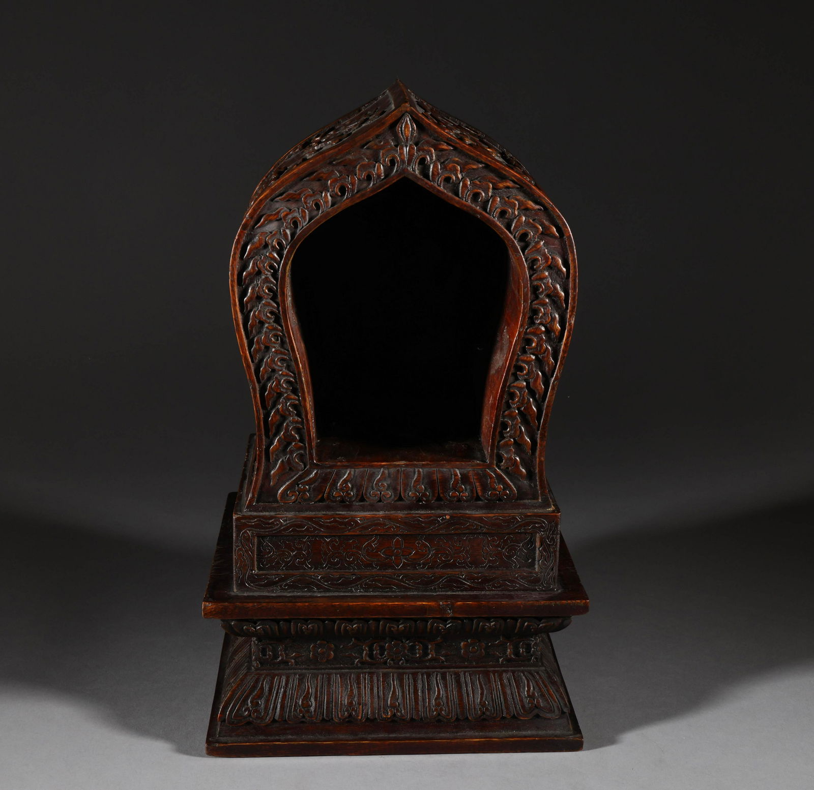 Chenxiang wood Buddhist niche in Qing Dynasty (1 of 9)