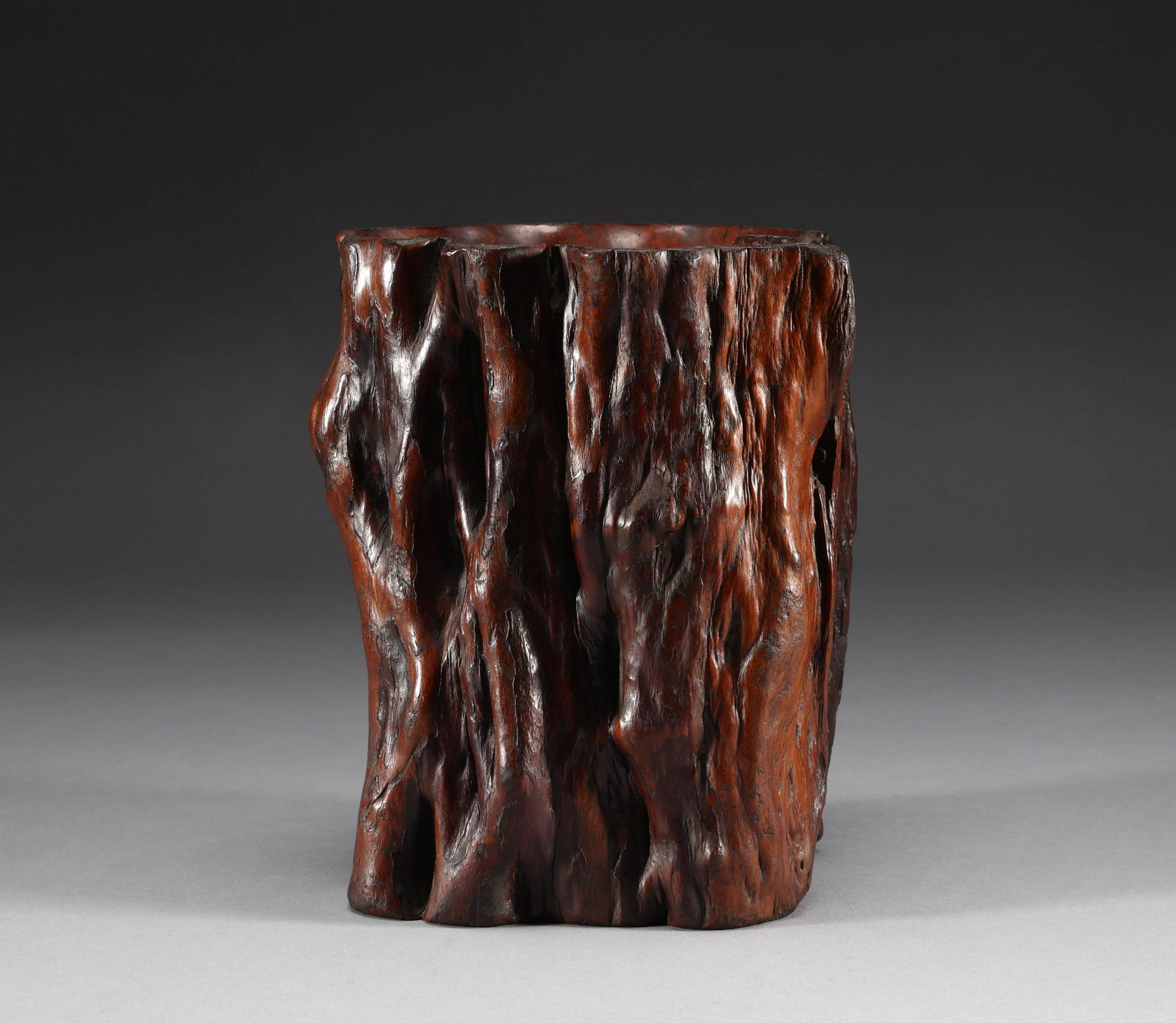 Red sandalwood pen container in Qing Dynasty (1 of 7)