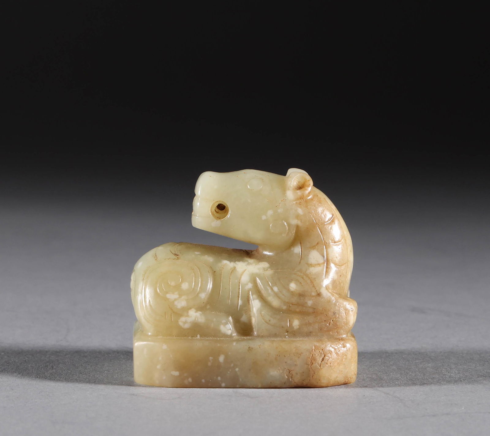 Hotan jade beast in Han Dynasty (1 of 7)