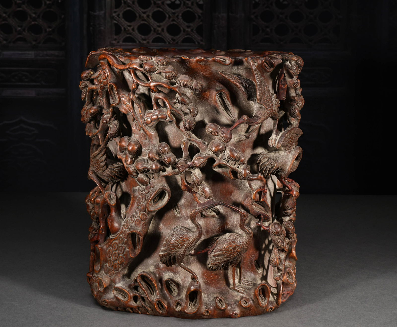 Chenxiang hollow out pen case in Qing Dynasty (1 of 11)