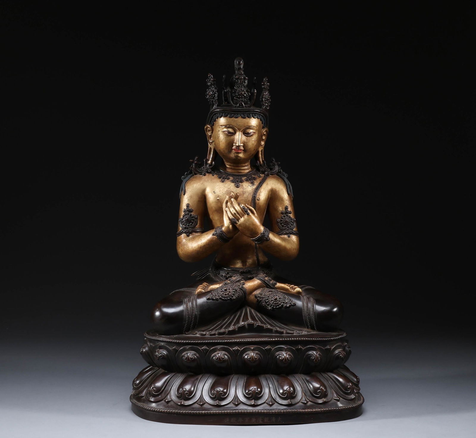 Bronze statue of Guanyin in Ming Dynasty (1 of 8)