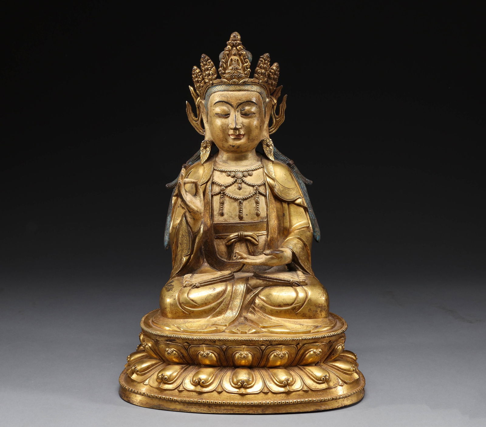 Bronze gilded Buddha statues of the Qing Dynasty (1 of 9)