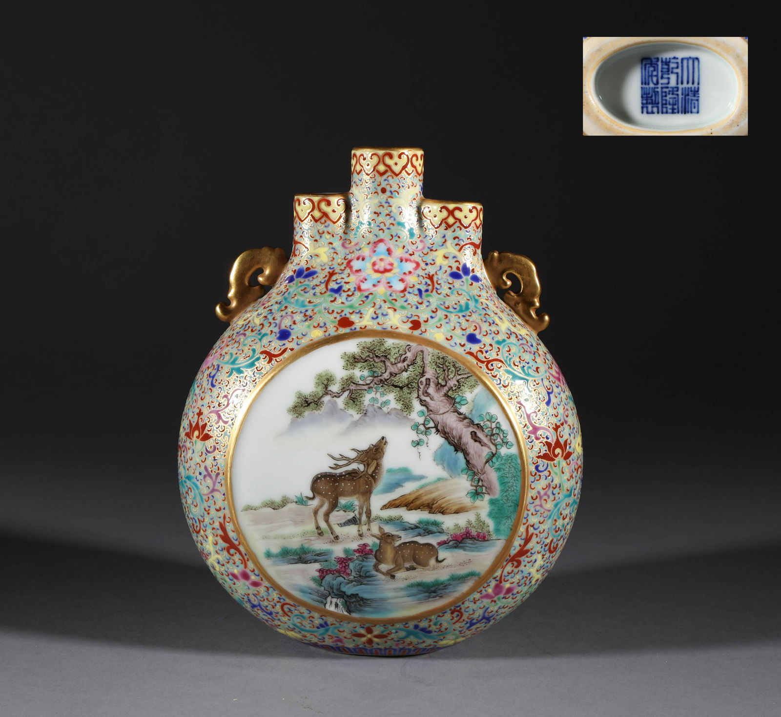 Pastel three tube beast shaped flat bottle in Qing Dynasty (1 of 7)