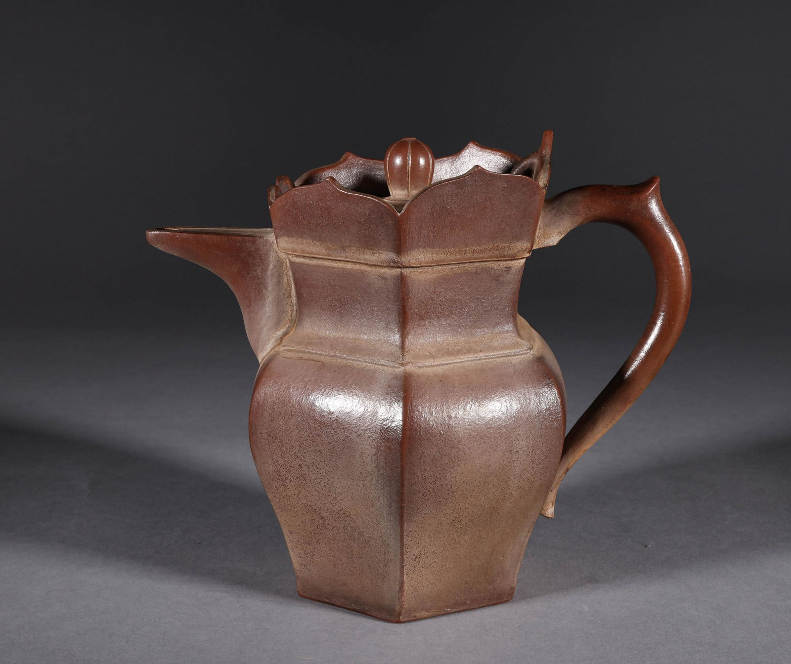 Purple clay pot of Qing Dynasty (1 of 8)