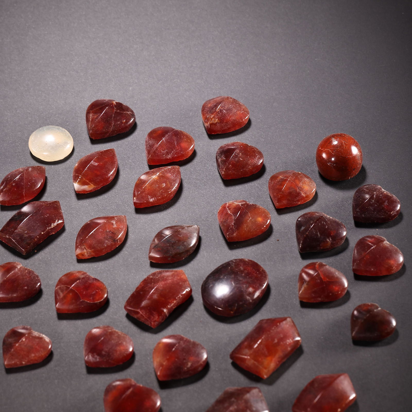 Agate seed material necklace of Tang Dynasty in China (1 of 13)