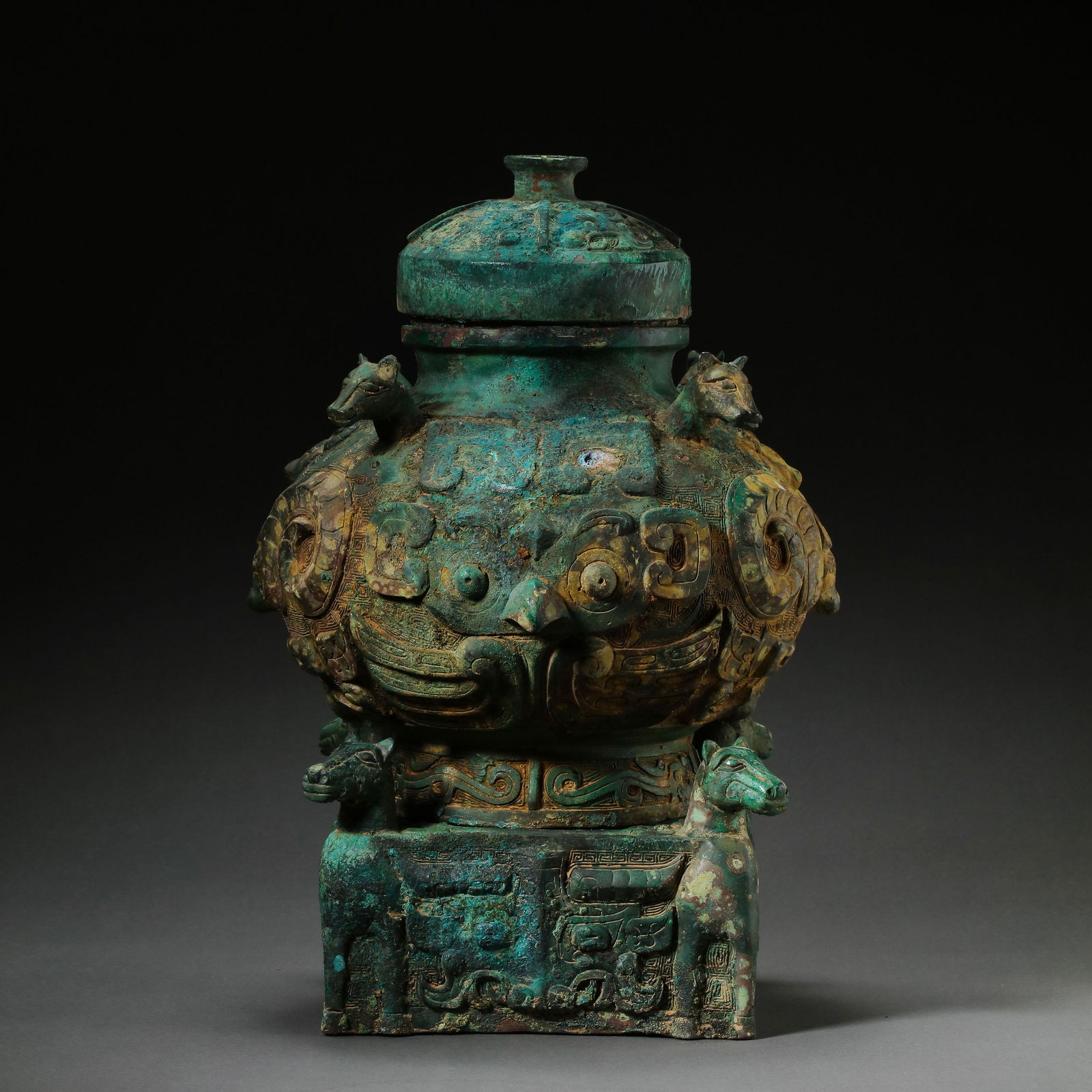 Bronze covered jars of the Western Zhou Dynasty in China (1 of 18)