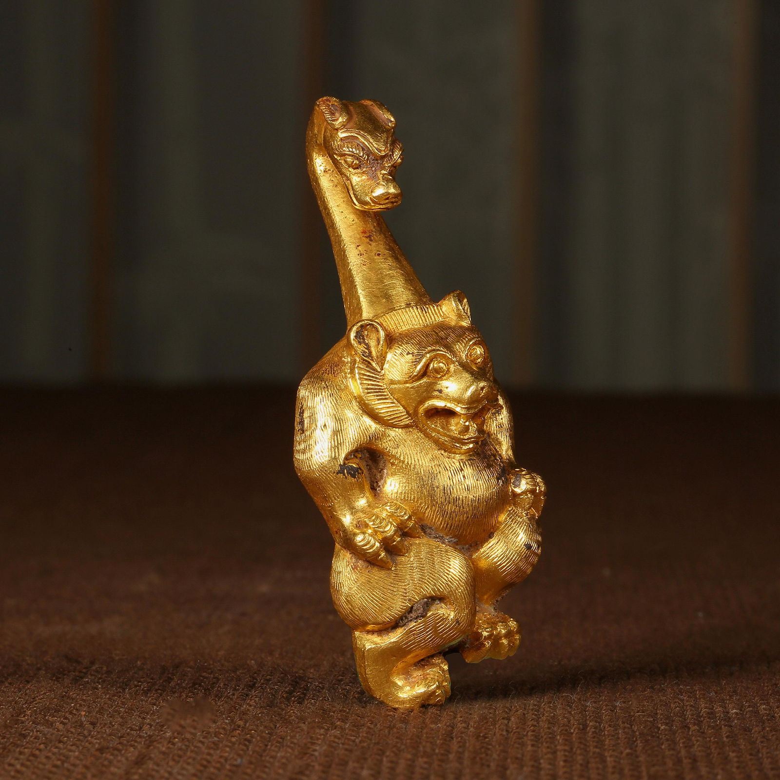 Chinese Warring States period pure gold band hook (1 of 9)