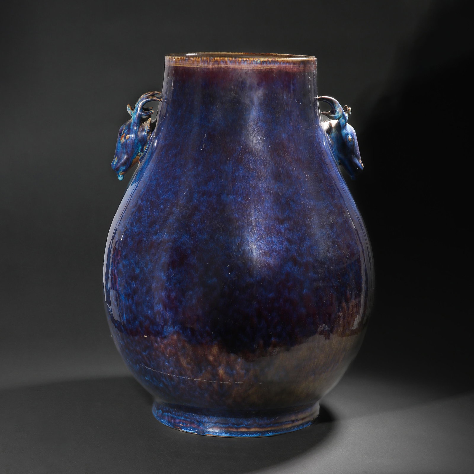 Ji LAN glazed double ear open bottle in Qing Dynasty of China (1 of 11)