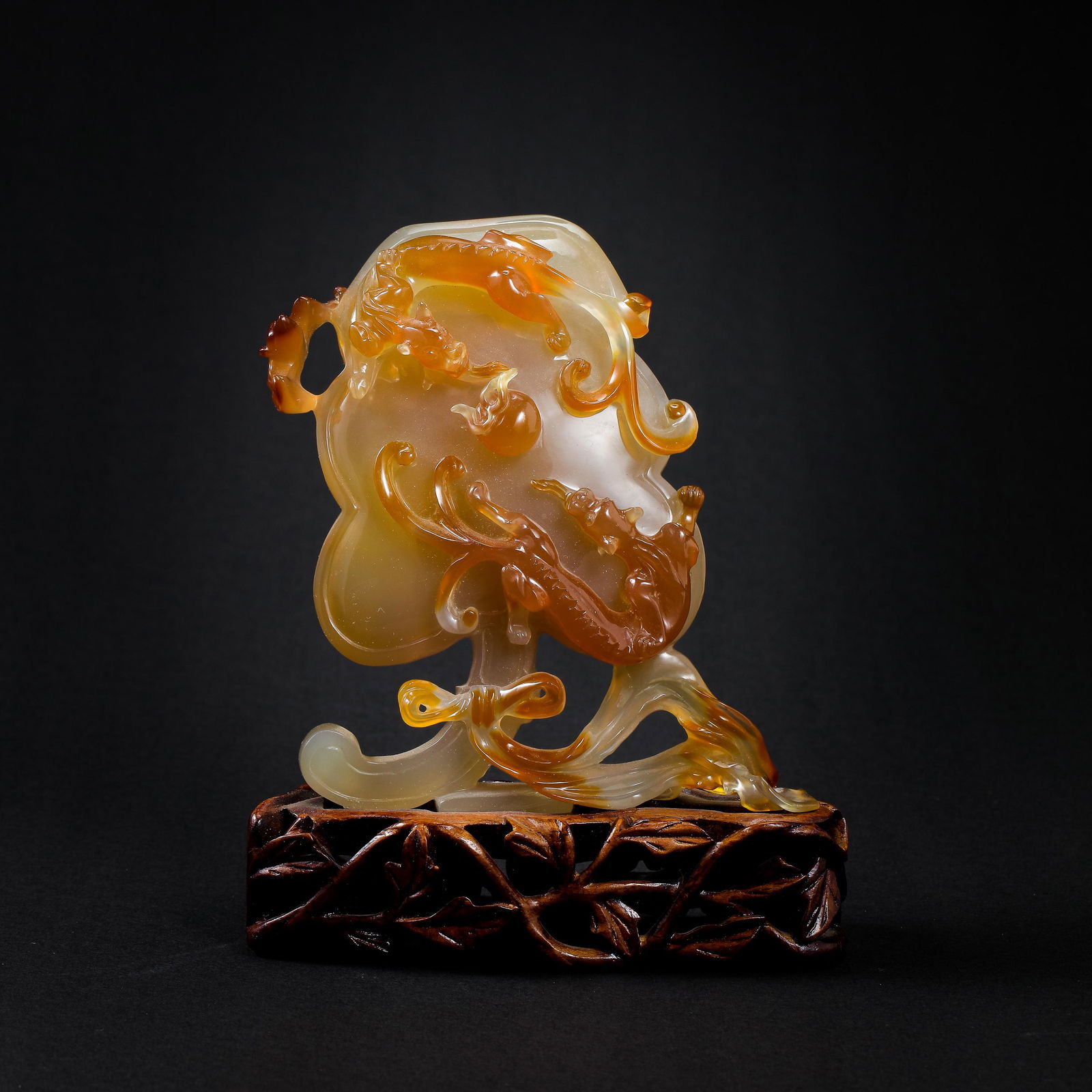 Agate ornaments of Qing Dynasty in China (1 of 8)