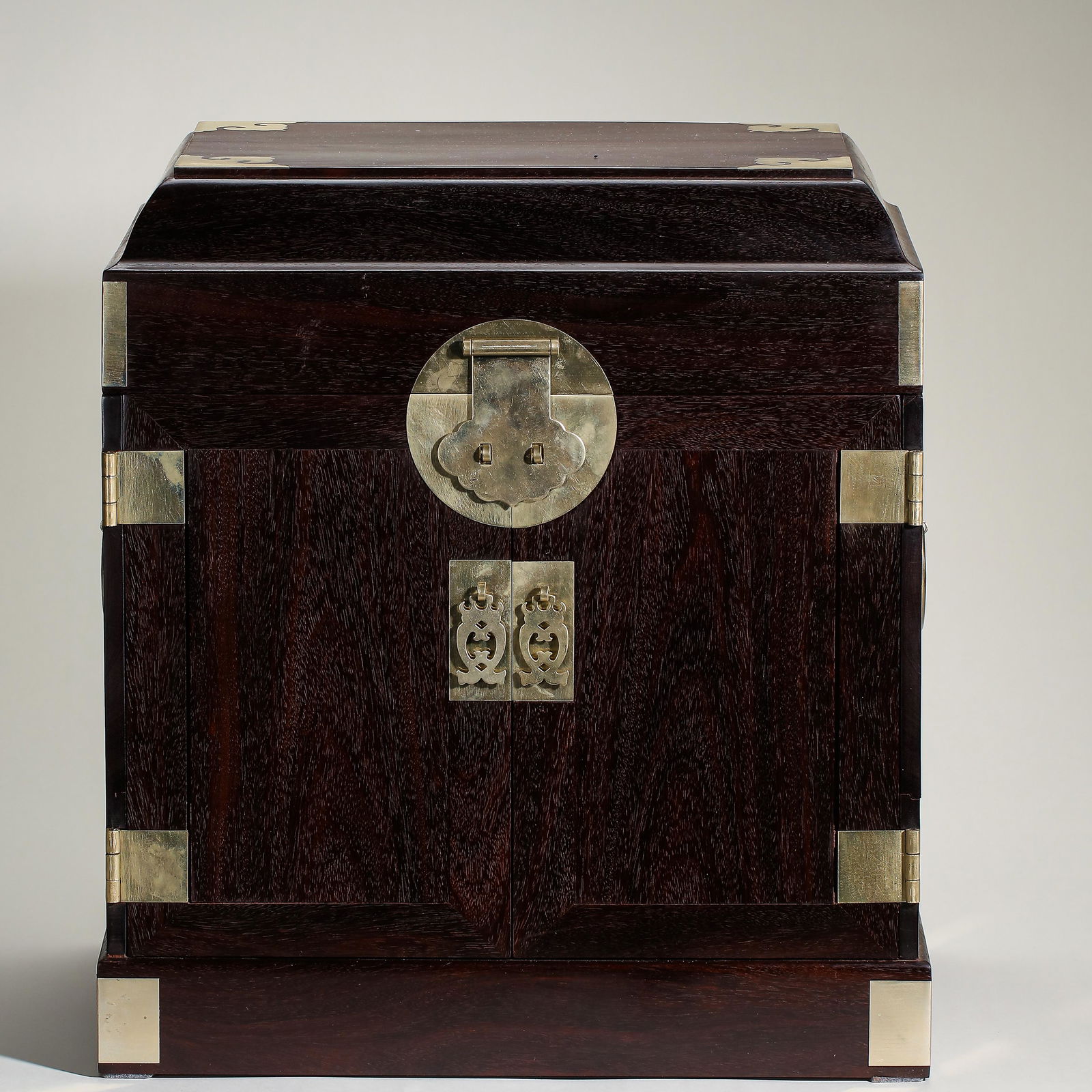 Chinese red sandalwood multi treasure cabinet in Qing Dynasty (1 of 8)