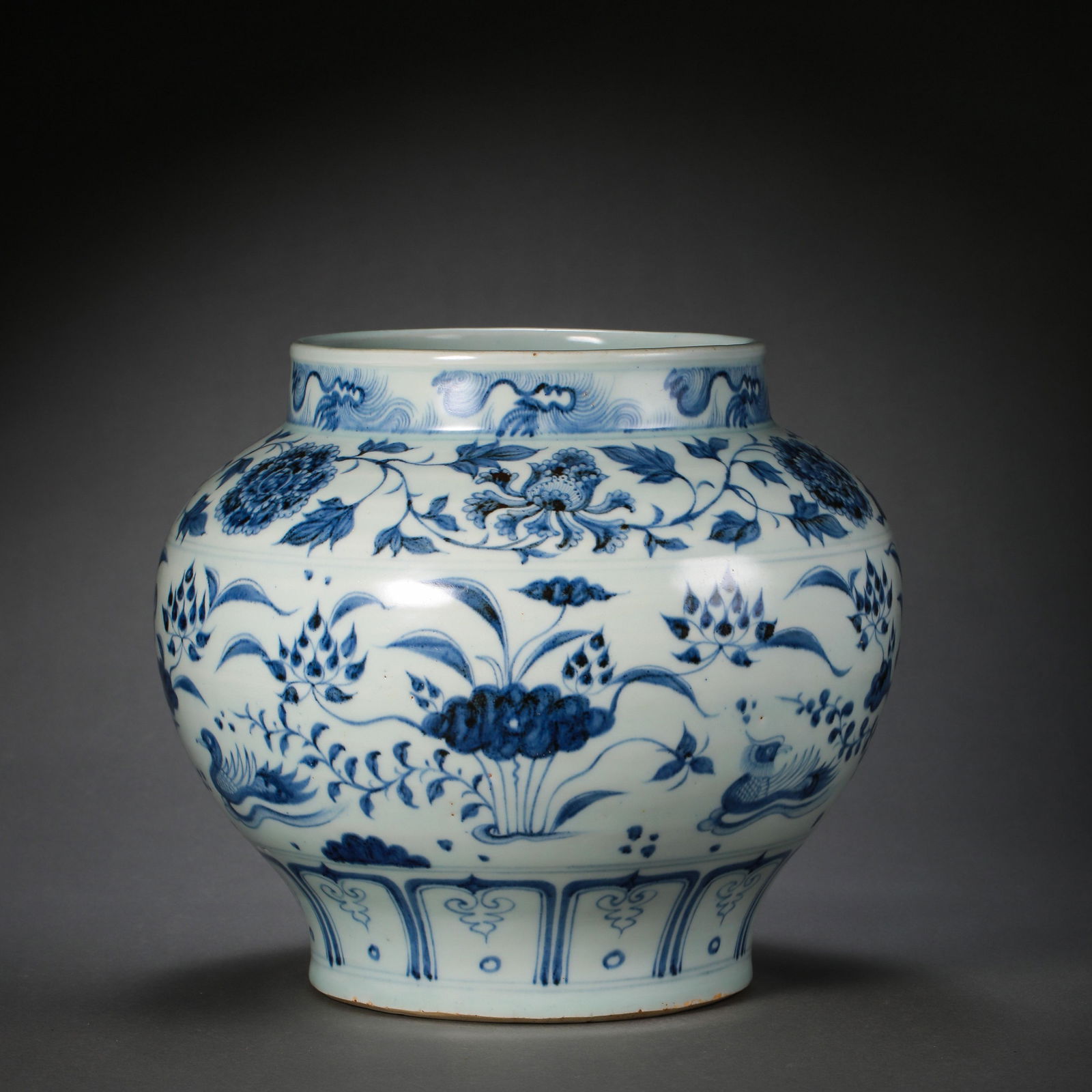 Chinese Ming Dynasty blue and white pot (1 of 10)