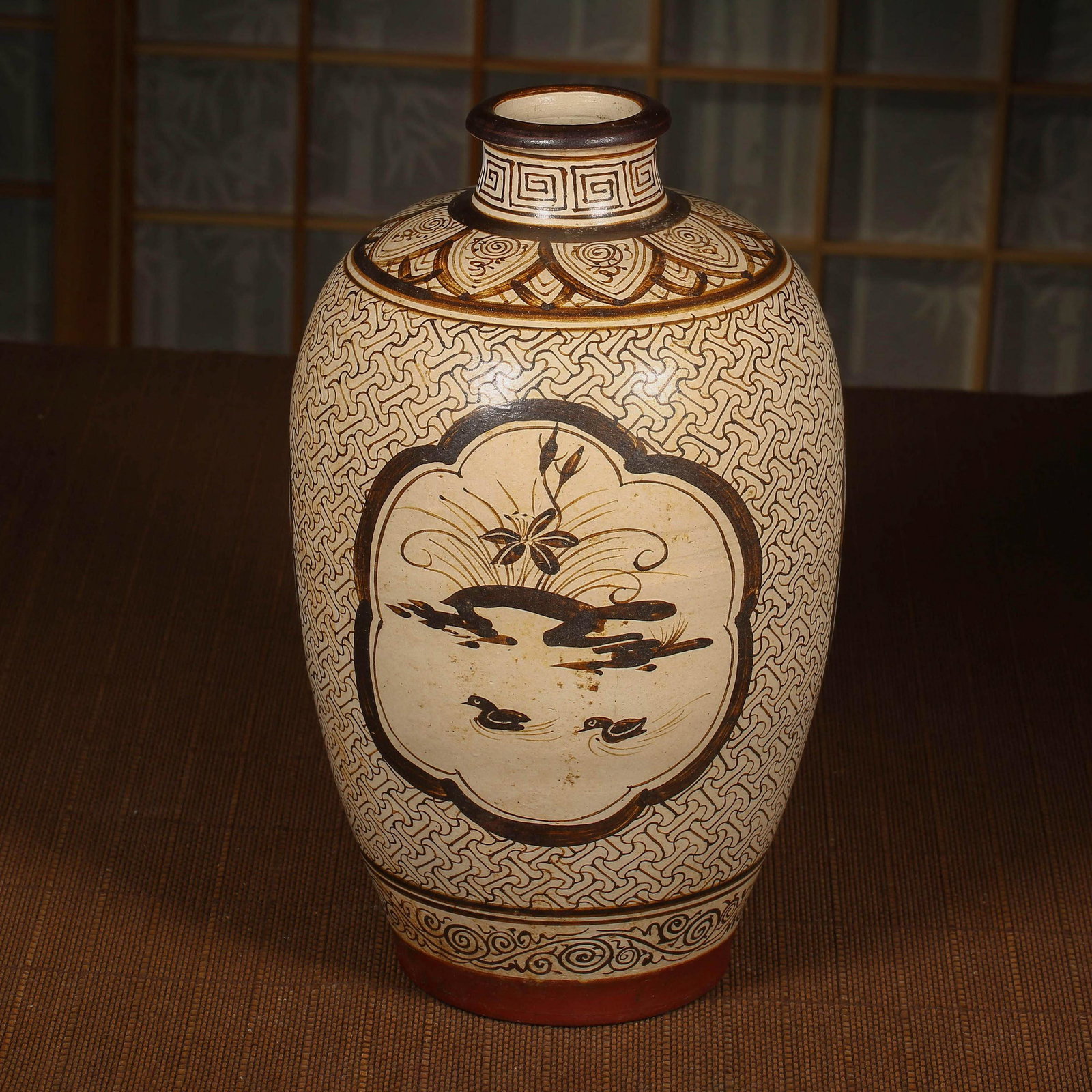 Plum vase with mandarin duck pattern in Jizhou kiln of Southern Song Dynasty, China (1 of 10)