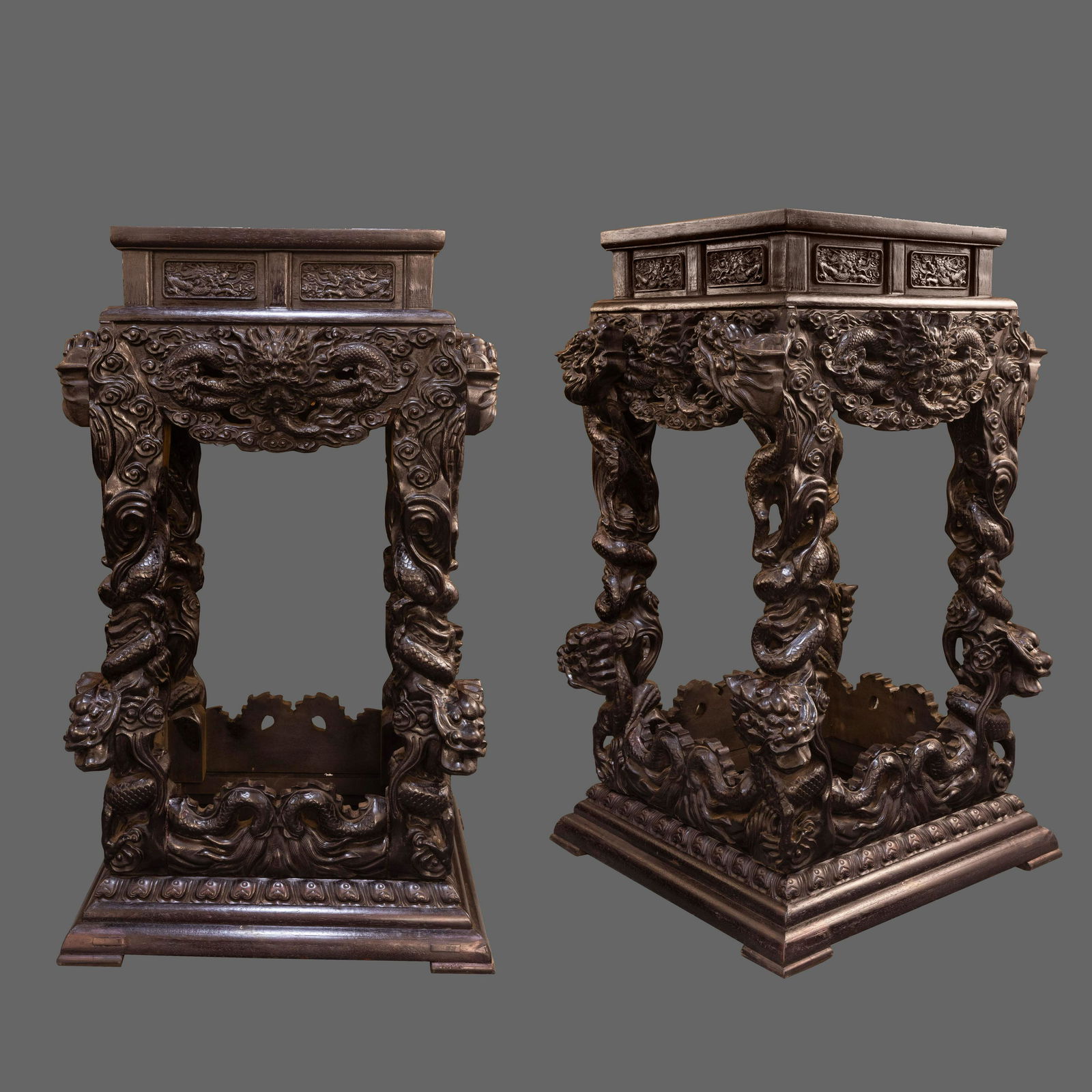 A pair of rosewood dragon pattern flower tables in Qing Dynasty (1 of 8)