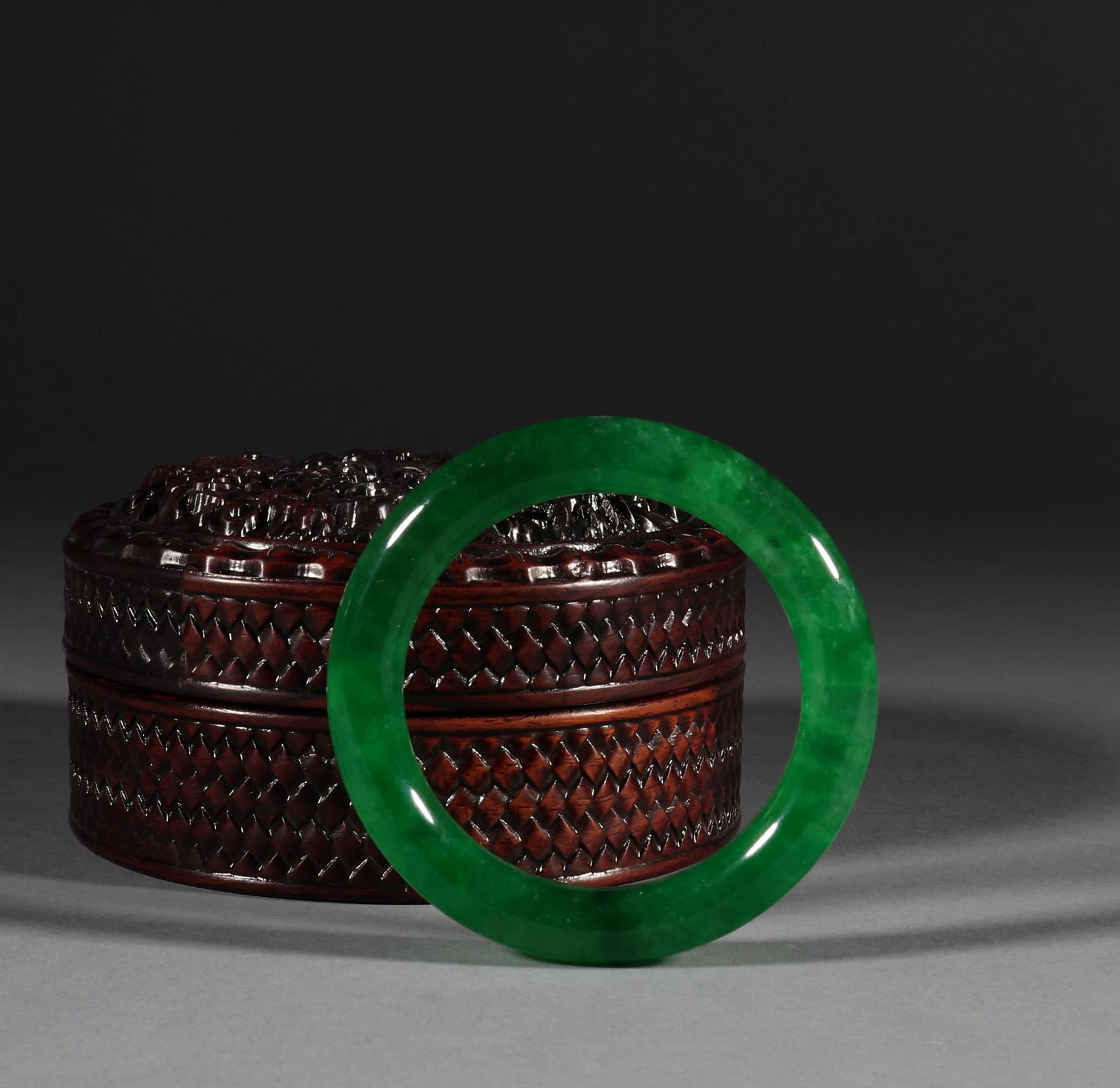 Qing Dynasty jade bracelet (1 of 6)