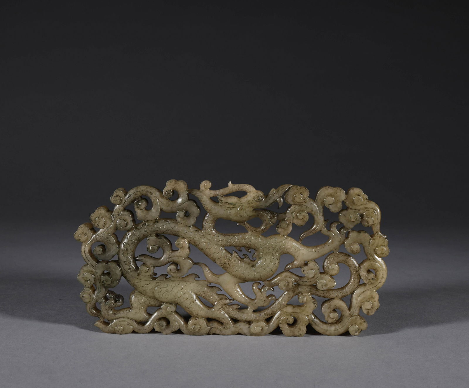 Jade dragon pattern screen in Hetian of Ming Dynasty (1 of 9)