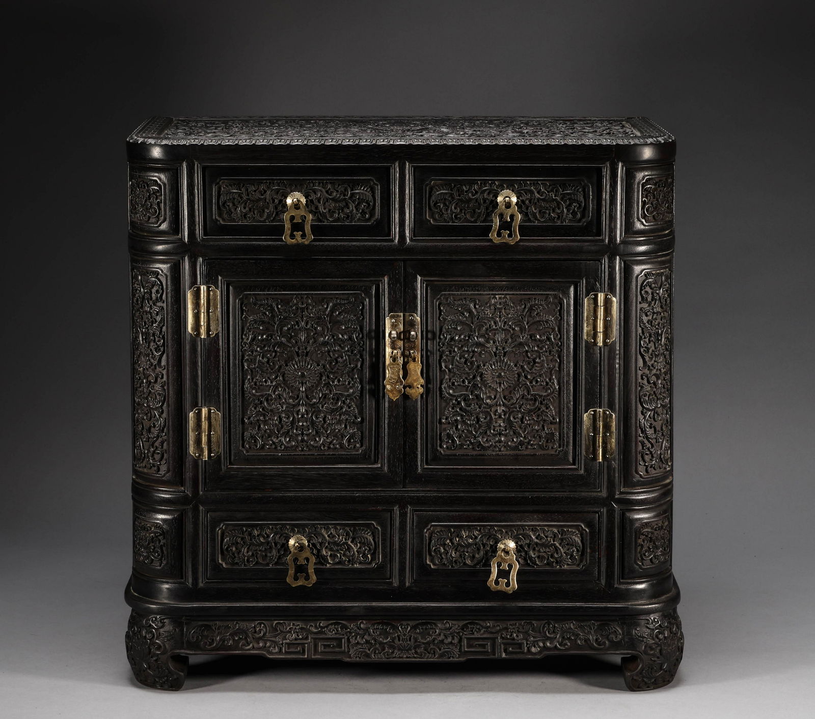 An ancient rosewood box from the Qing Dynasty (1 of 10)