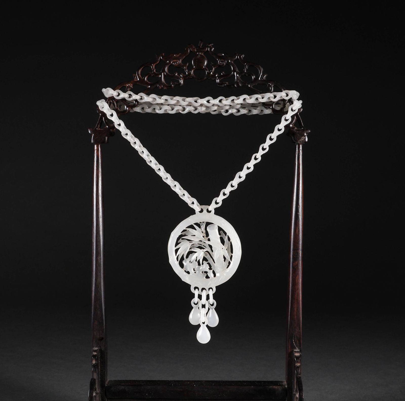 Qing Dynasty Hetian jade accessories (1 of 6)