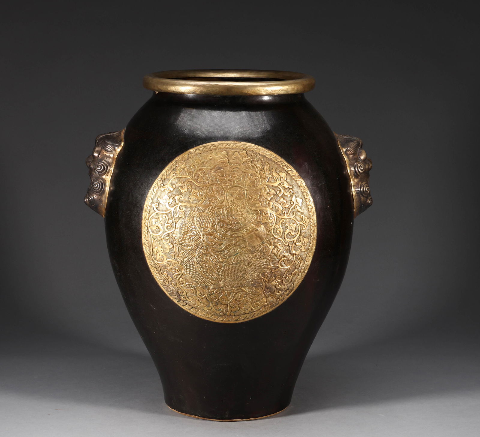 Cizhou kiln covered gold pot in Song Dynasty (1 of 10)