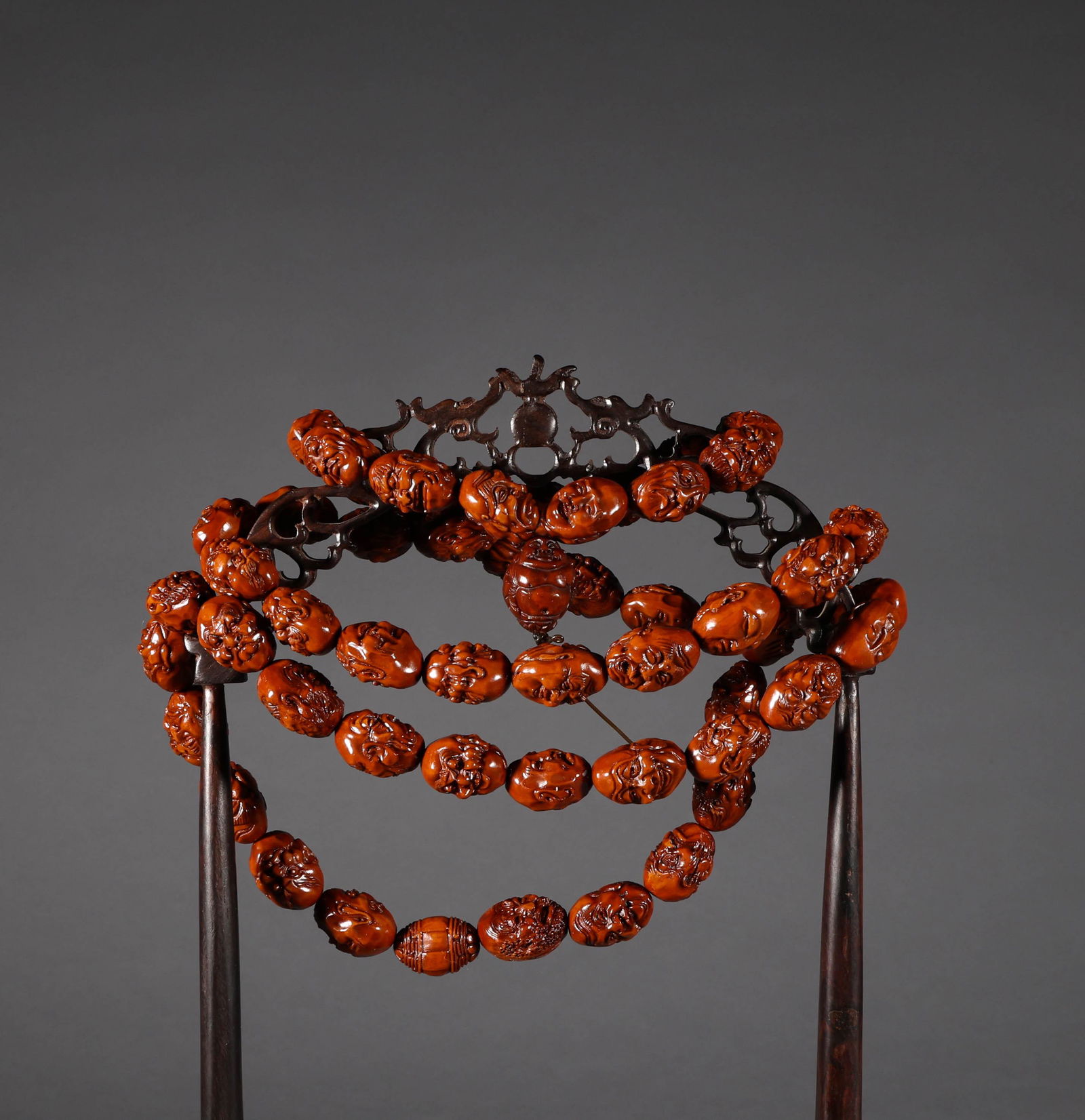 Olive kernel of Qing Dynasty (1 of 6)