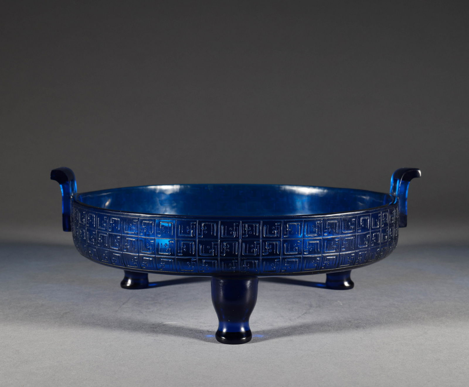 Glazed tripod plate from Qing Dynasty (1 of 7)