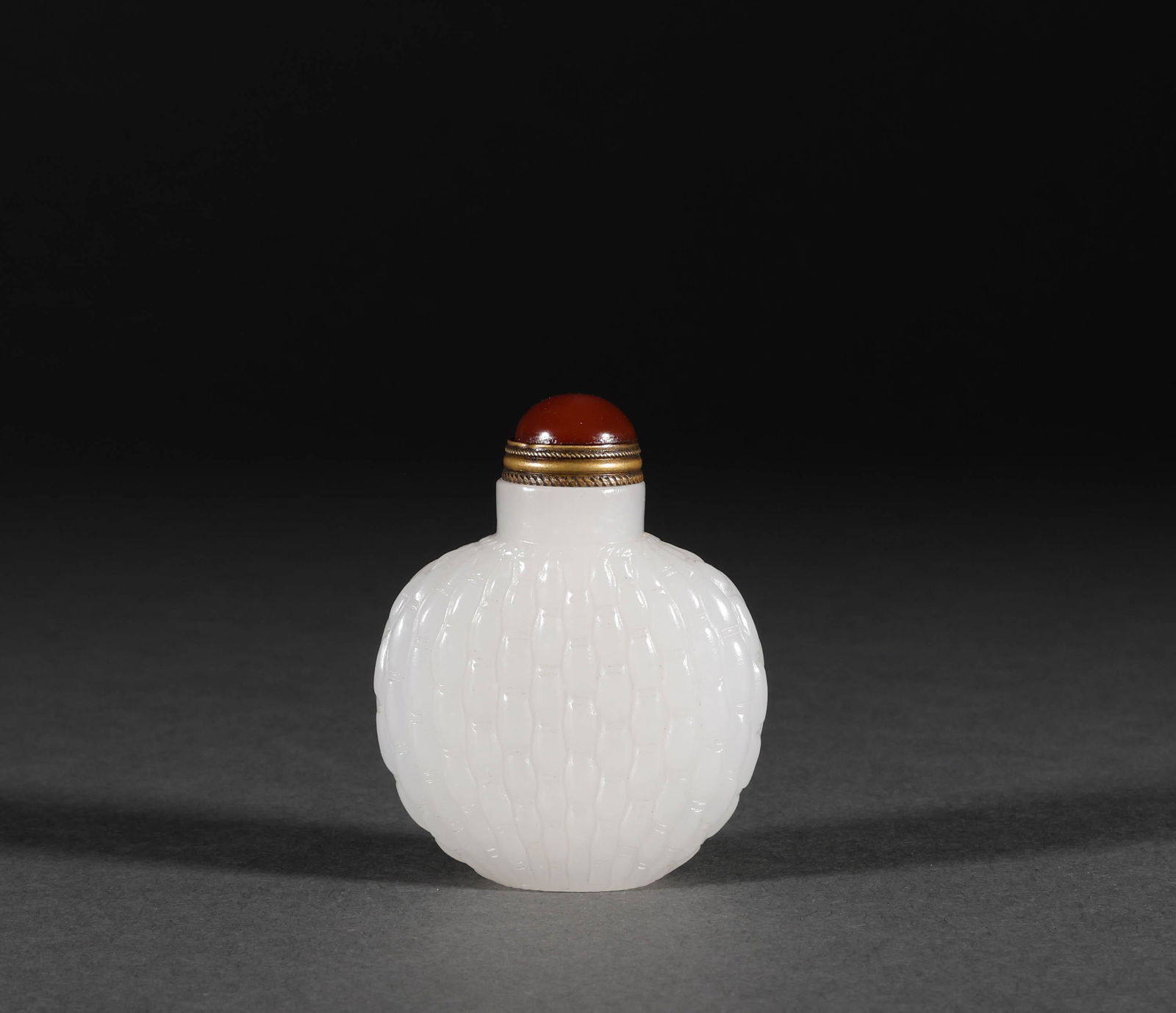 Hetian Jade snuff bottle from the Qing Dynasty (1 of 7)