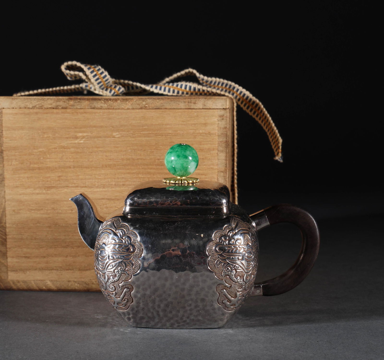 Japan's silver pot (1 of 9)