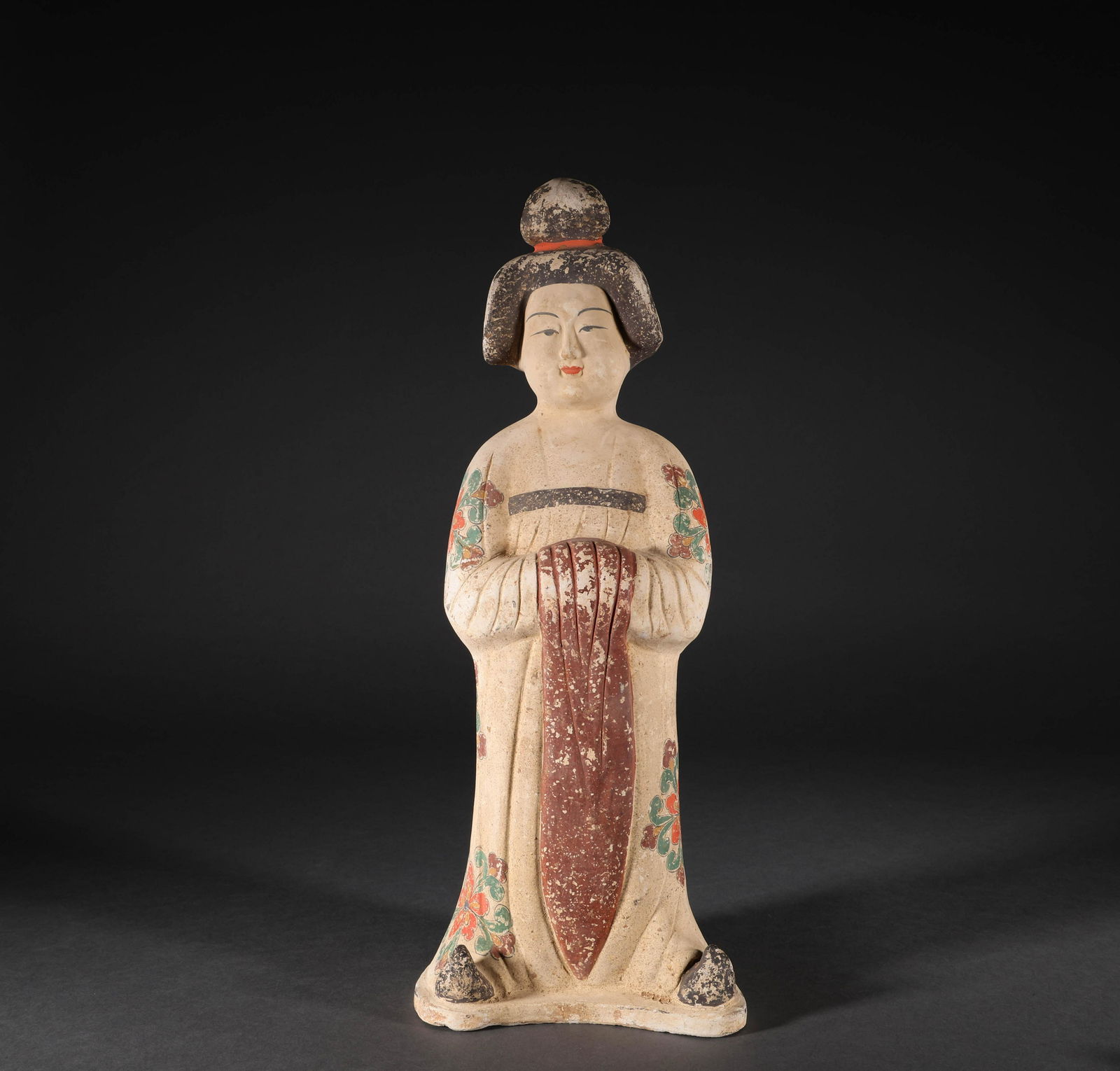 Painted figures in clay (1 of 8)