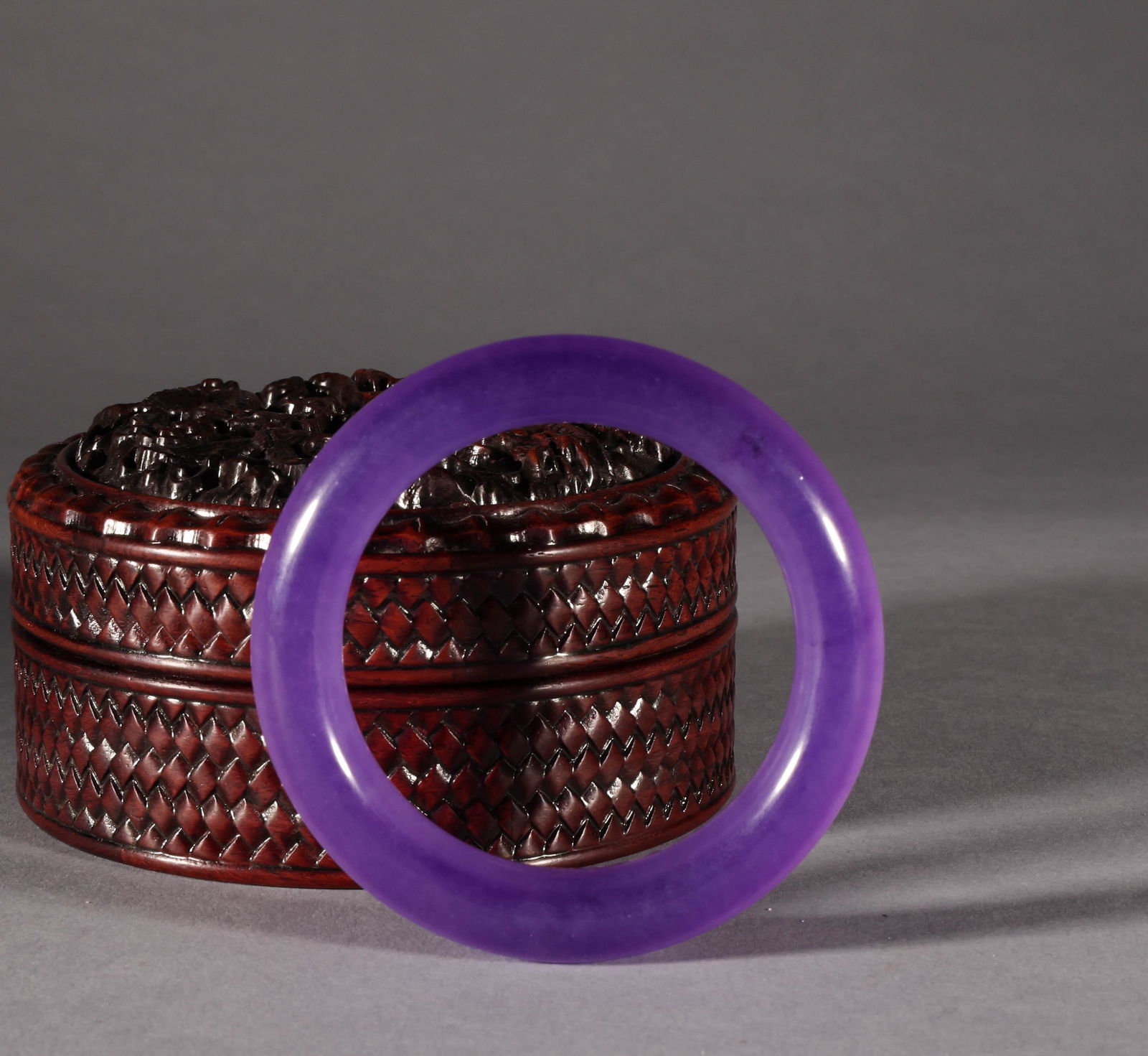 Qing Dynasty jade bracelet (1 of 7)